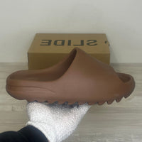 Adidas Yeezy Sandaler, Herre 'Brun' (44.5)