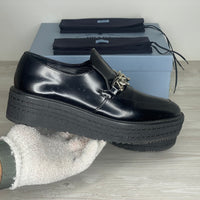 Prada Loafers, Kvinde 'Sort' Læder Calzature Donna Chain Loafers (40) ⛓️