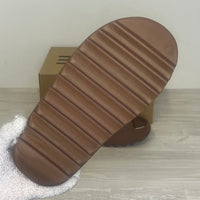 Adidas Yeezy Sandaler, Herre 'Brun' (44.5)