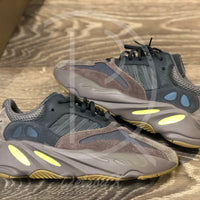 Adidas Yeezy Boost 700 'Mauve' (44) 🐻