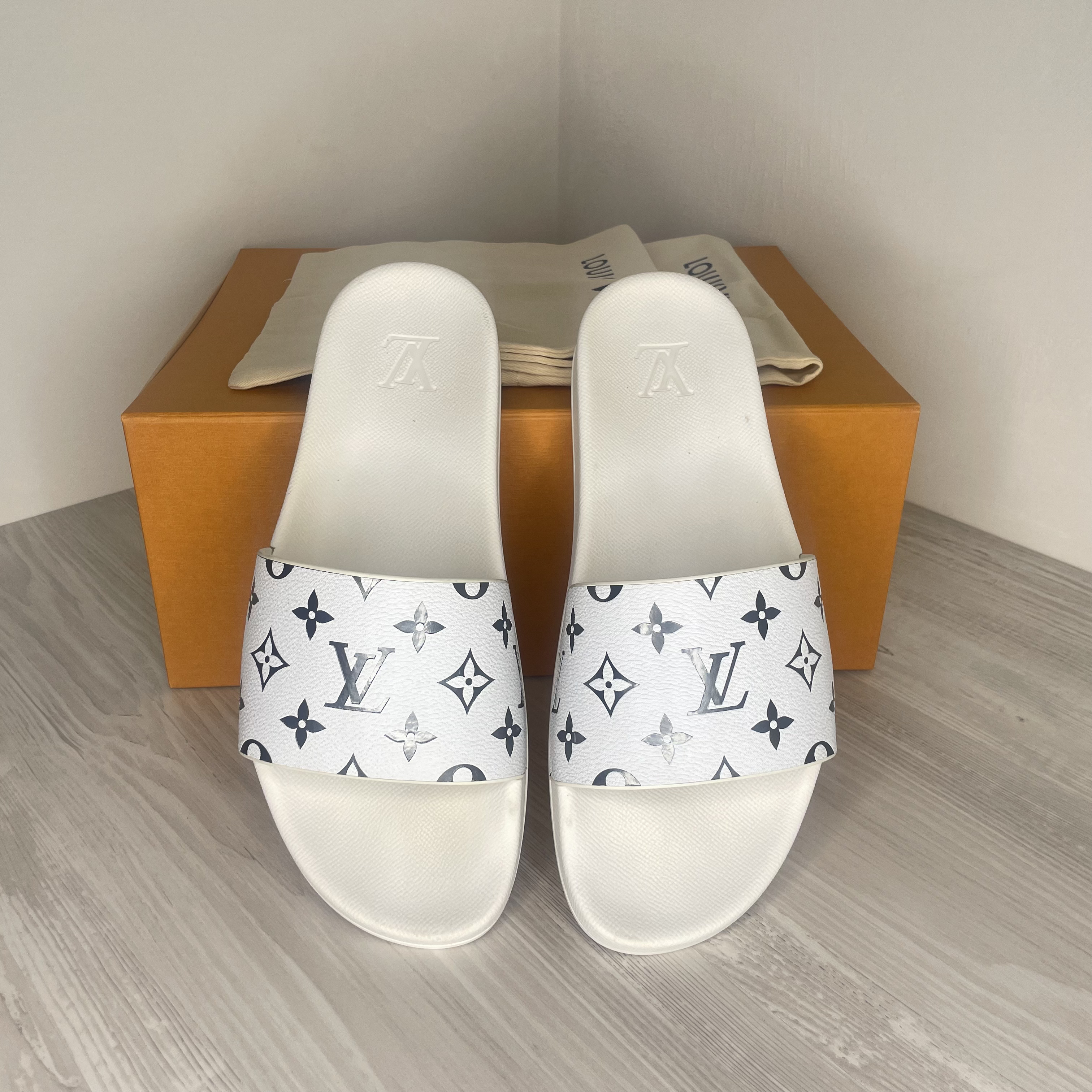 Louis Vuitton Slides Waterfront Mule White Monogram Men s 42