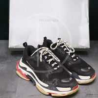 Balenciaga ‘Black&Red’ Tripple S (42) 👹