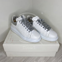Alexander Mcqueens 'White Leather W. Silver' Oversized (40.5) 🪙