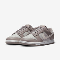 Nike Sneakers, Dunk Low ‘Bone Beige’ (W)