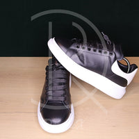 Alexander McQueens 'Black Leather' Oversized (43.5) 👯♀️