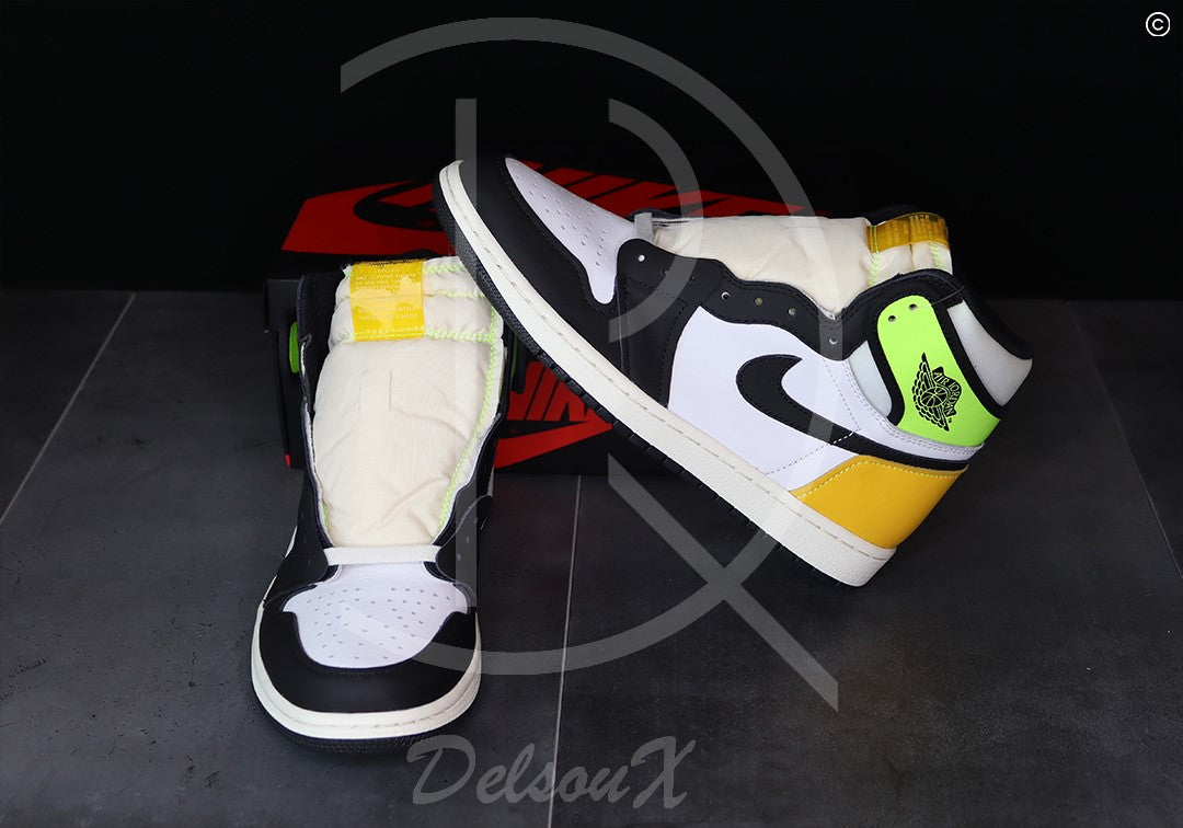 Nike Air Jordan 1 Retro High White Black &