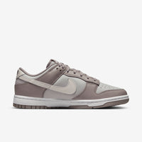 Nike Sneakers, Dunk Low ‘Bone Beige’ (W)