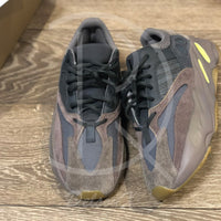 Adidas Yeezy Boost 700 'Mauve' (44) 🐻
