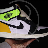 Nike Air Jordan 1 Retro High White Black 'Volt' University Gold (43) ⚡️