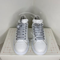 Alexander Mcqueens 'White Leather W. Silver' Oversized (40.5) 🪙