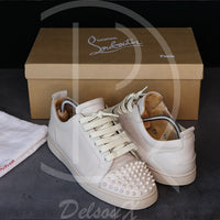 Christian Louboutin 'Colombe Mat' Junior Spikes (42) 🥯