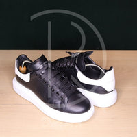 Alexander McQueens 'Black Leather' Oversized (43.5) 👯♀️