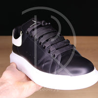 Alexander McQueens 'Black Leather' Oversized (43.5) 👯♀️