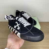 OFF-WHITE logo-patch low-top Vulcanized Sneakers (43) 🦙