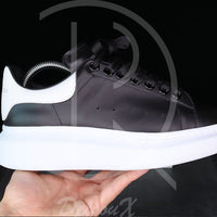Alexander McQueens 'Black & White' Oversized Sneakers (39.5) 😳