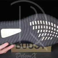 Adidas Yeezy Sneakers, 350 'Bred' V2 (43 1/3) 🕶