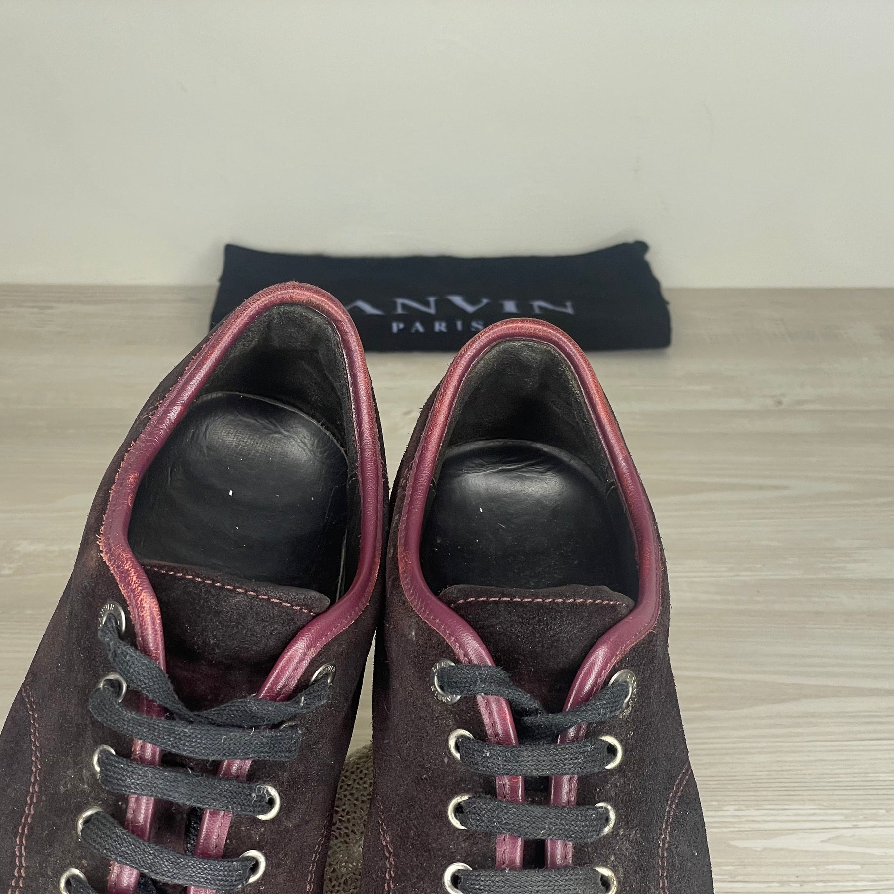 Lanvin Sneakers, Herre 'Bordeaux Ruskind' Lak Toe (42) 🥀