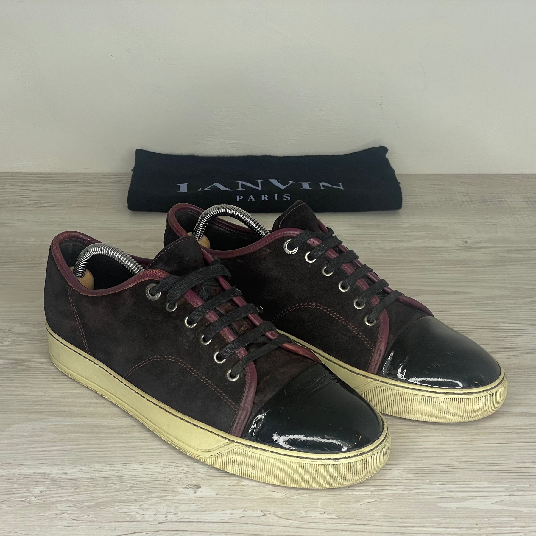 Lanvin Sneakers, Herre 'Bordeaux Ruskind' Lak Toe (42) 🥀