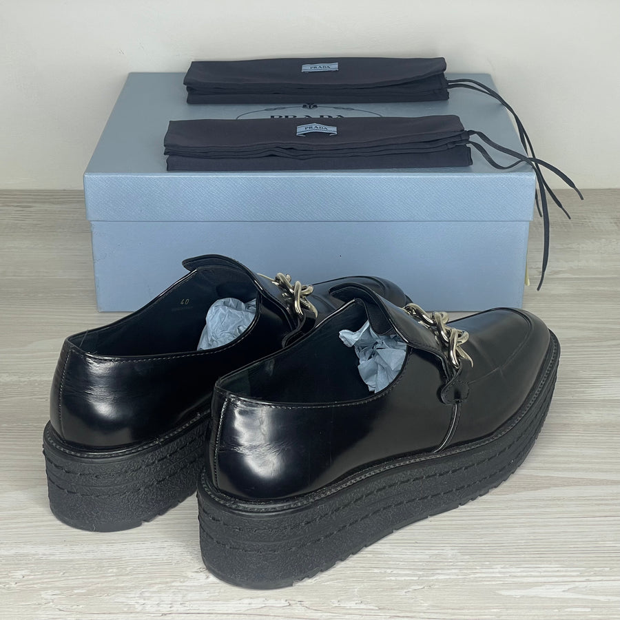 Prada Loafers, Kvinde 'Sort' Læder Calzature Donna Chain Loafers (40) ⛓️