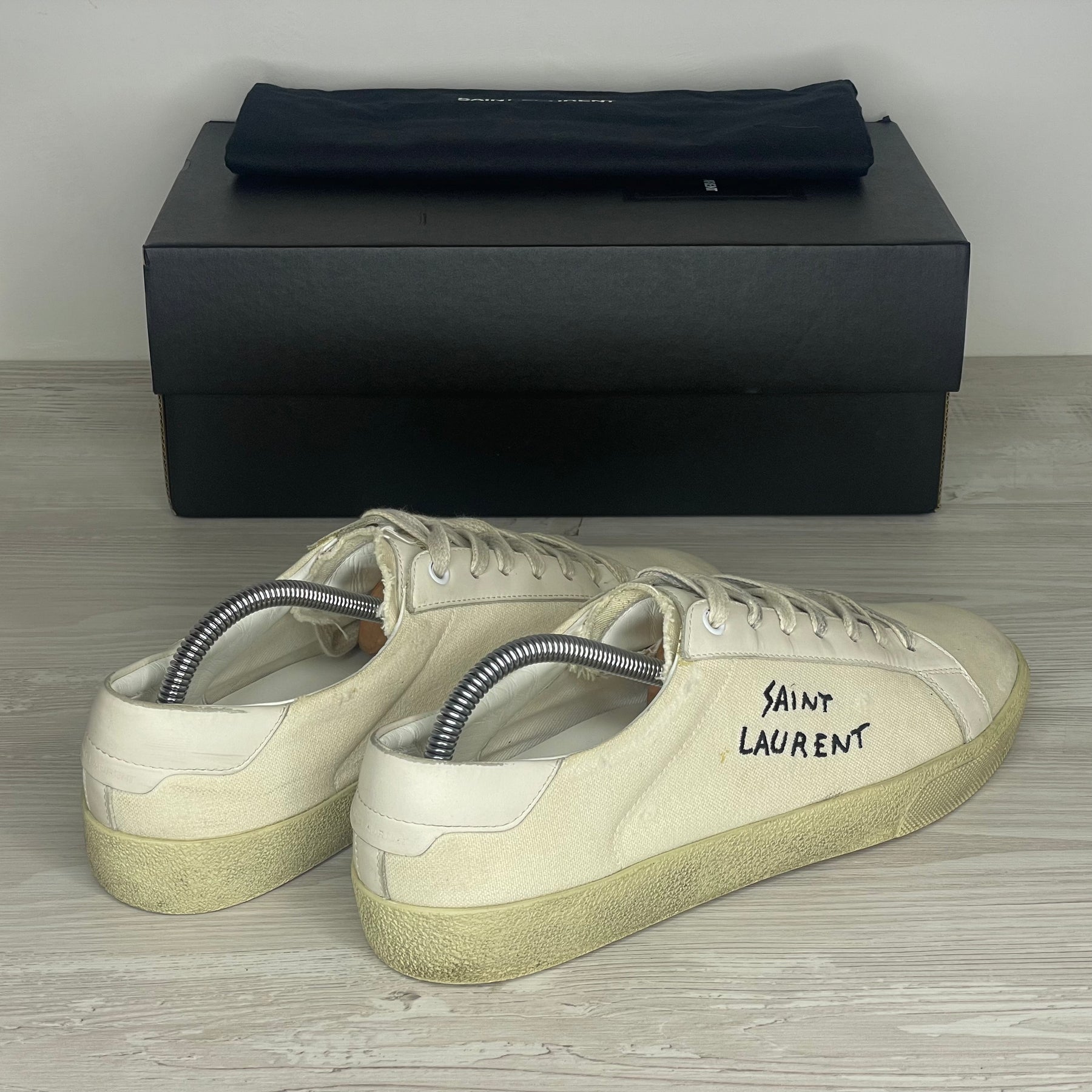 Saint Laurent Sneakers, Herre 'Beige' Stof Court Classic Distressed (43) 🥯