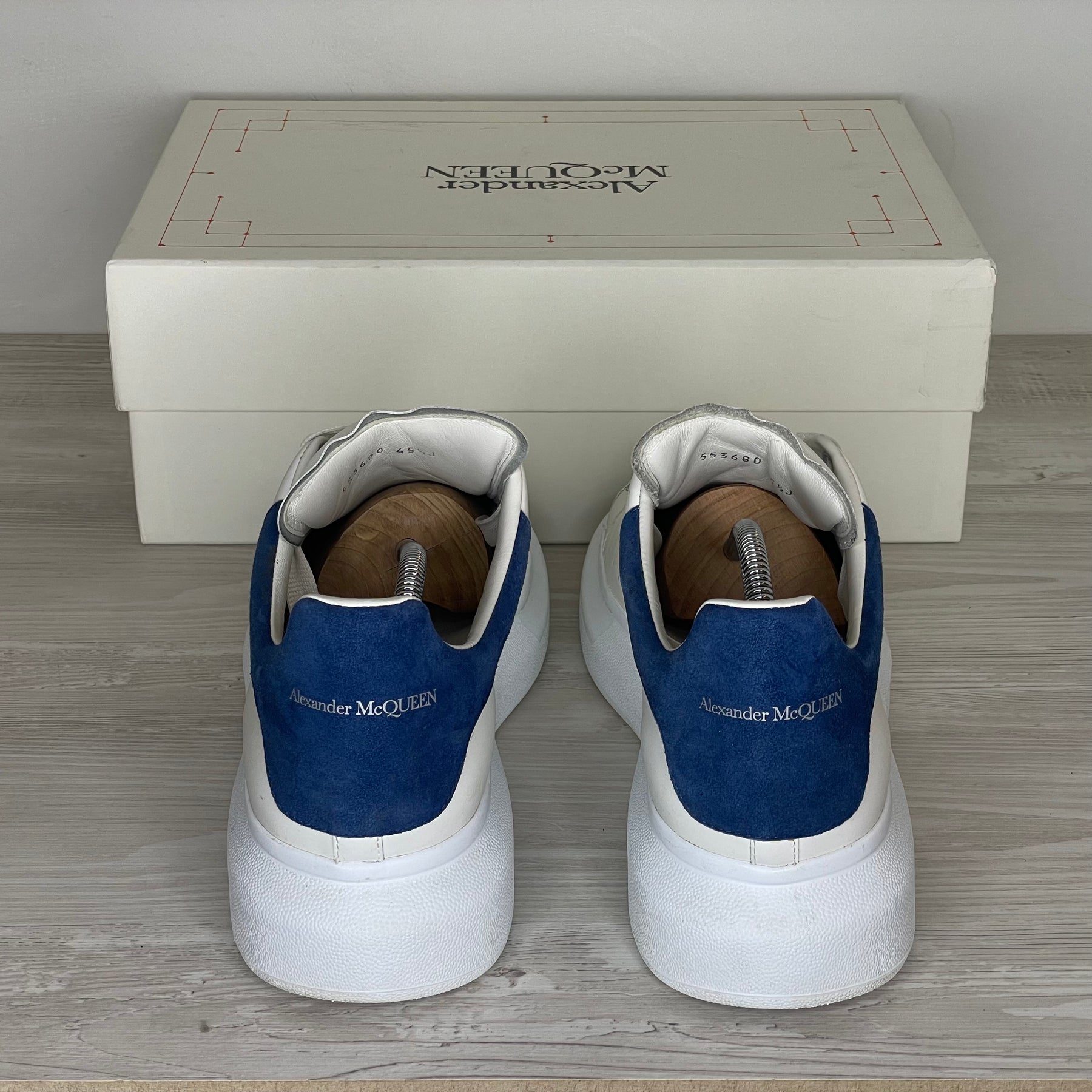 Alexander McQueen Sneakers, 'Hvid Læder' Blå Ruskind Hæl Oversized (45.5)