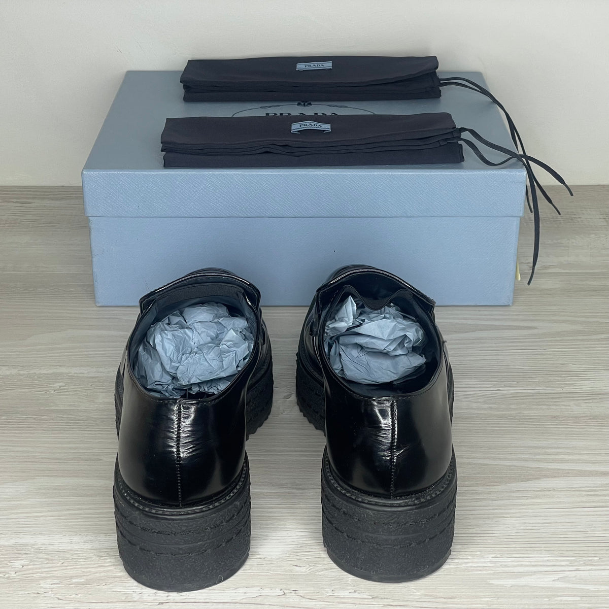 Prada Loafers, Kvinde 'Sort' Læder Calzature Donna Chain Loafers (40) ⛓️