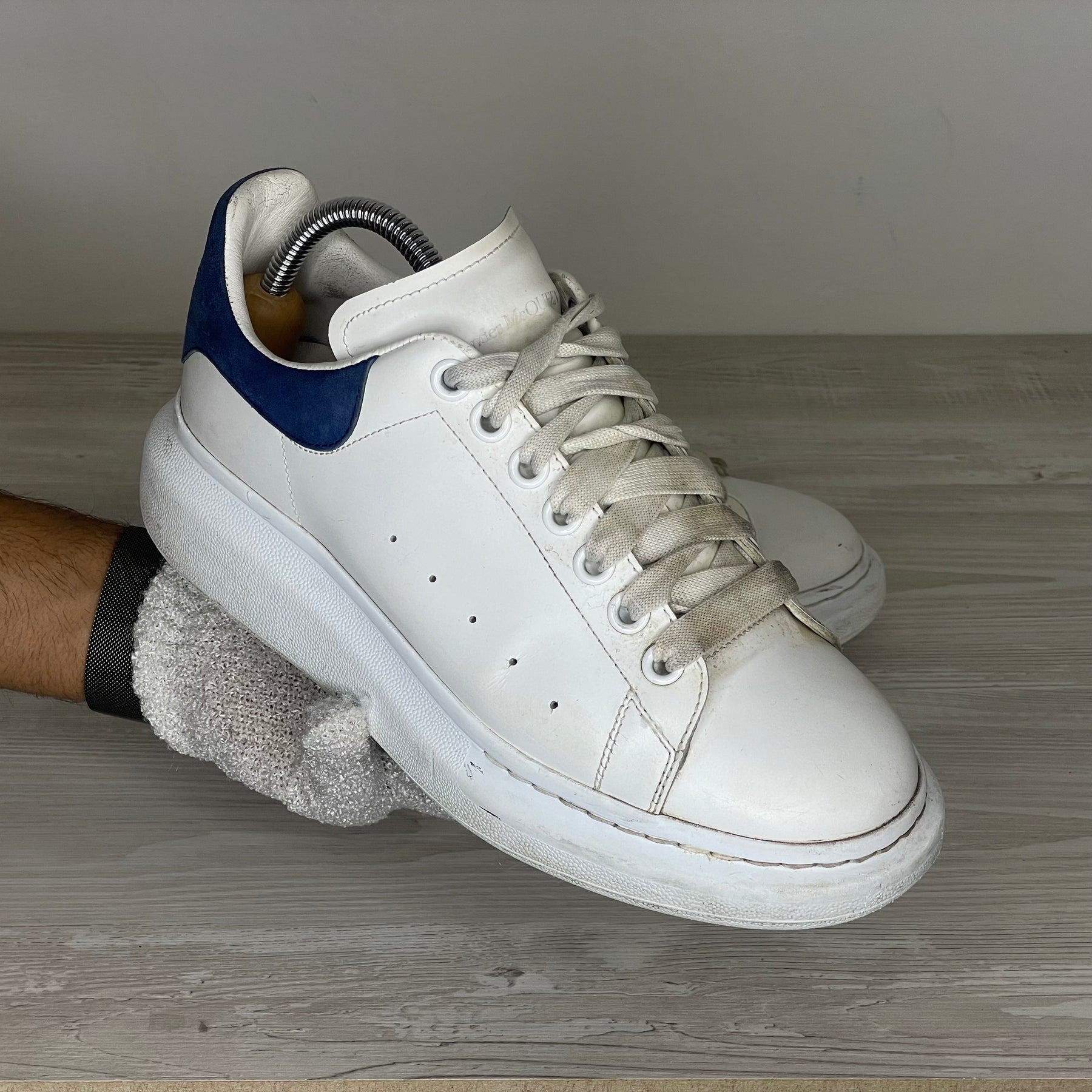 Alexander McQueen Sneakers, 'Hvid Læder' Blå Ruskind Hæl Oversized (40.5) 🌊