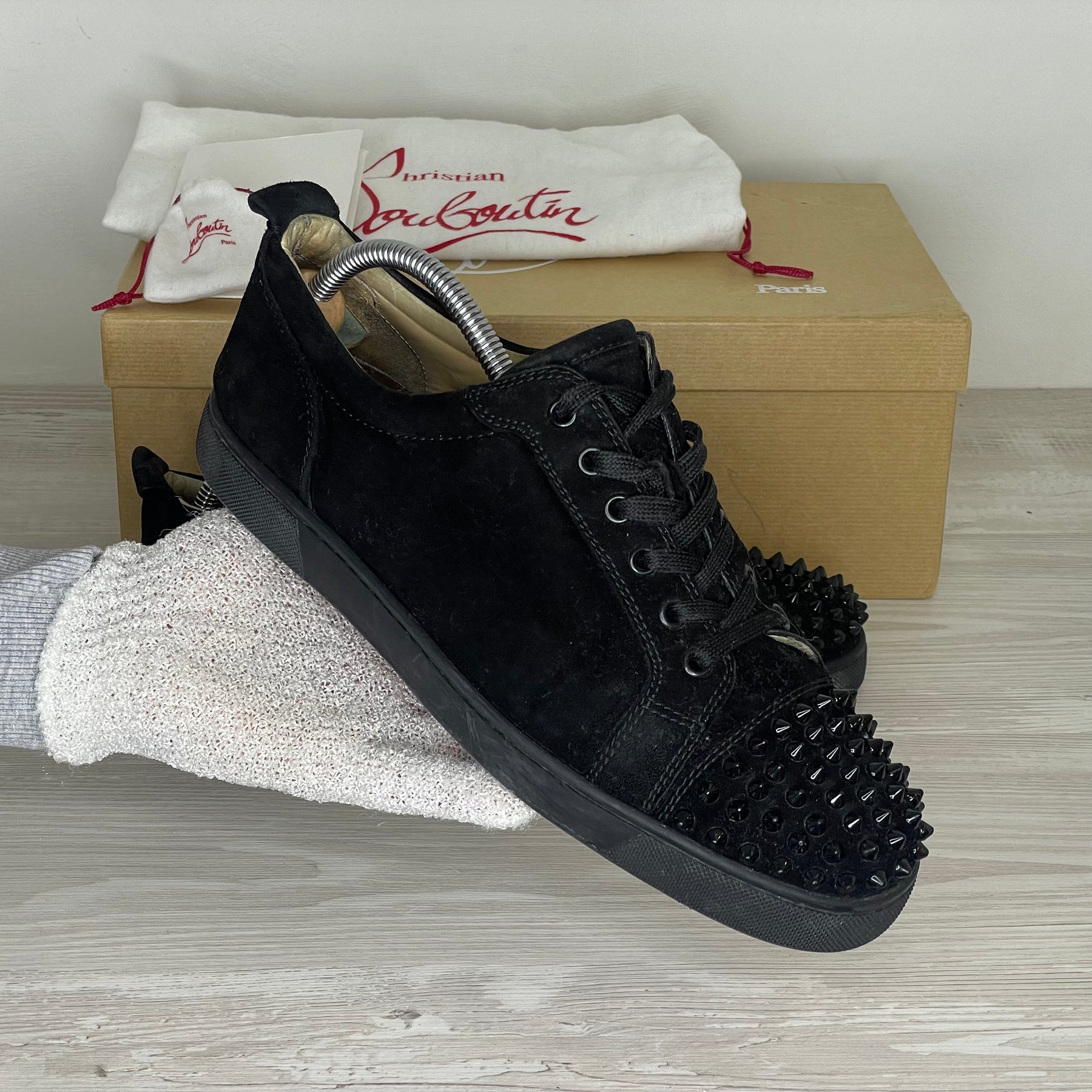 Christian Louboutin Sneakers, 'Sort Ruskind' Junior Spikes (42.5) 🍙