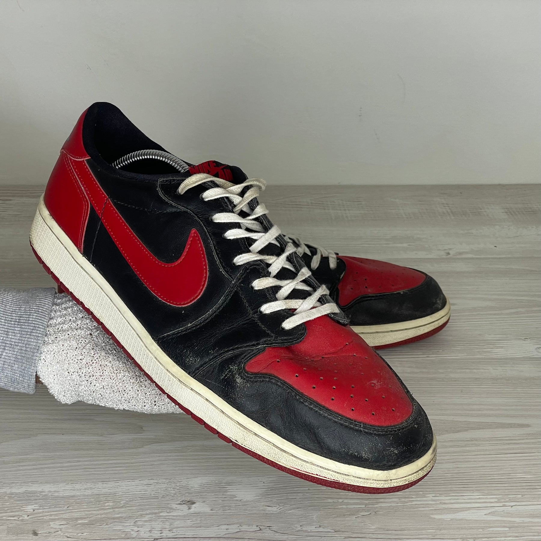 Nike Sneakers, Jordan 1 Retro Low 'Bred' (2015) (47.5) 🥫