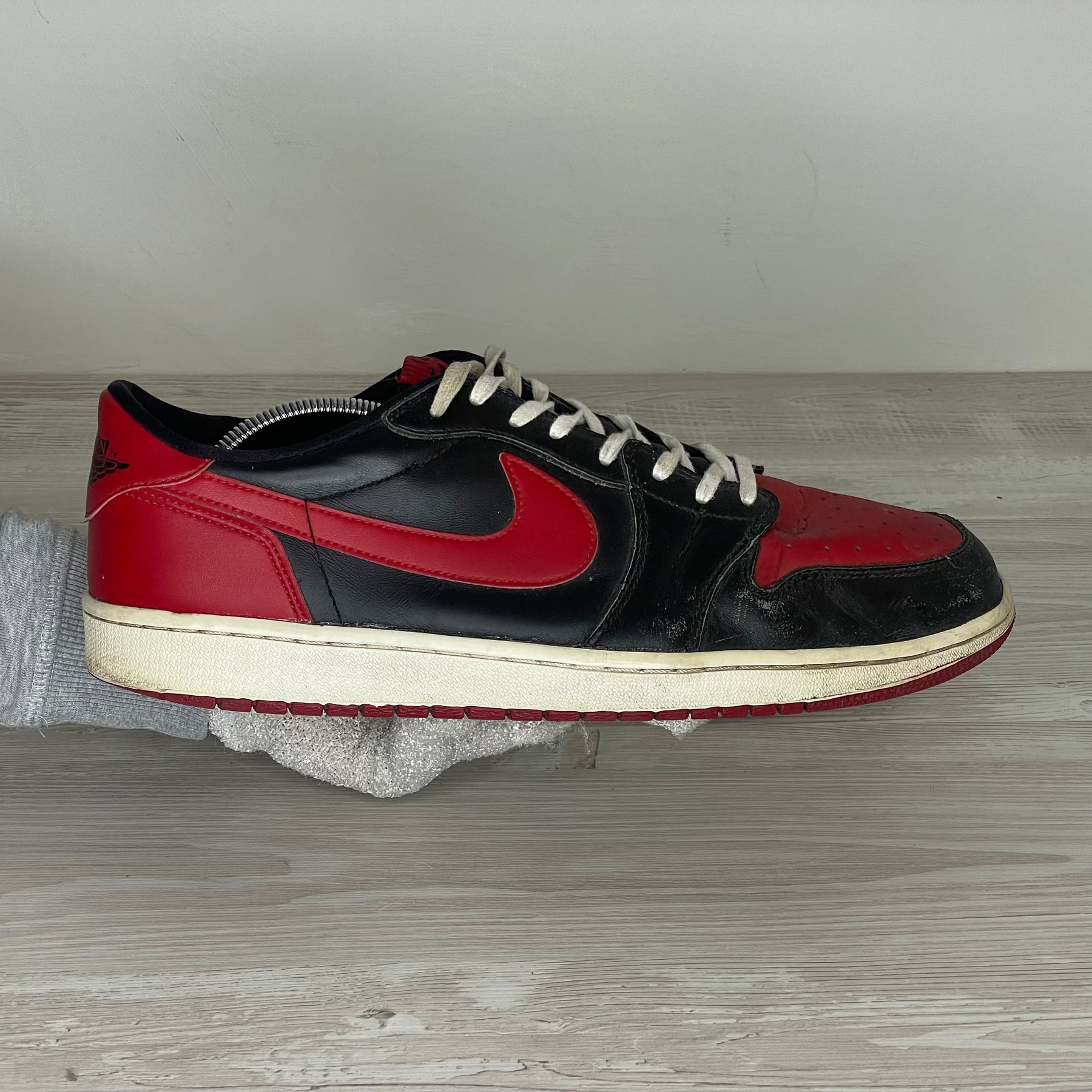 Nike Sneakers, Jordan 1 Retro Low 'Bred' (2015) (47.5) 🥫