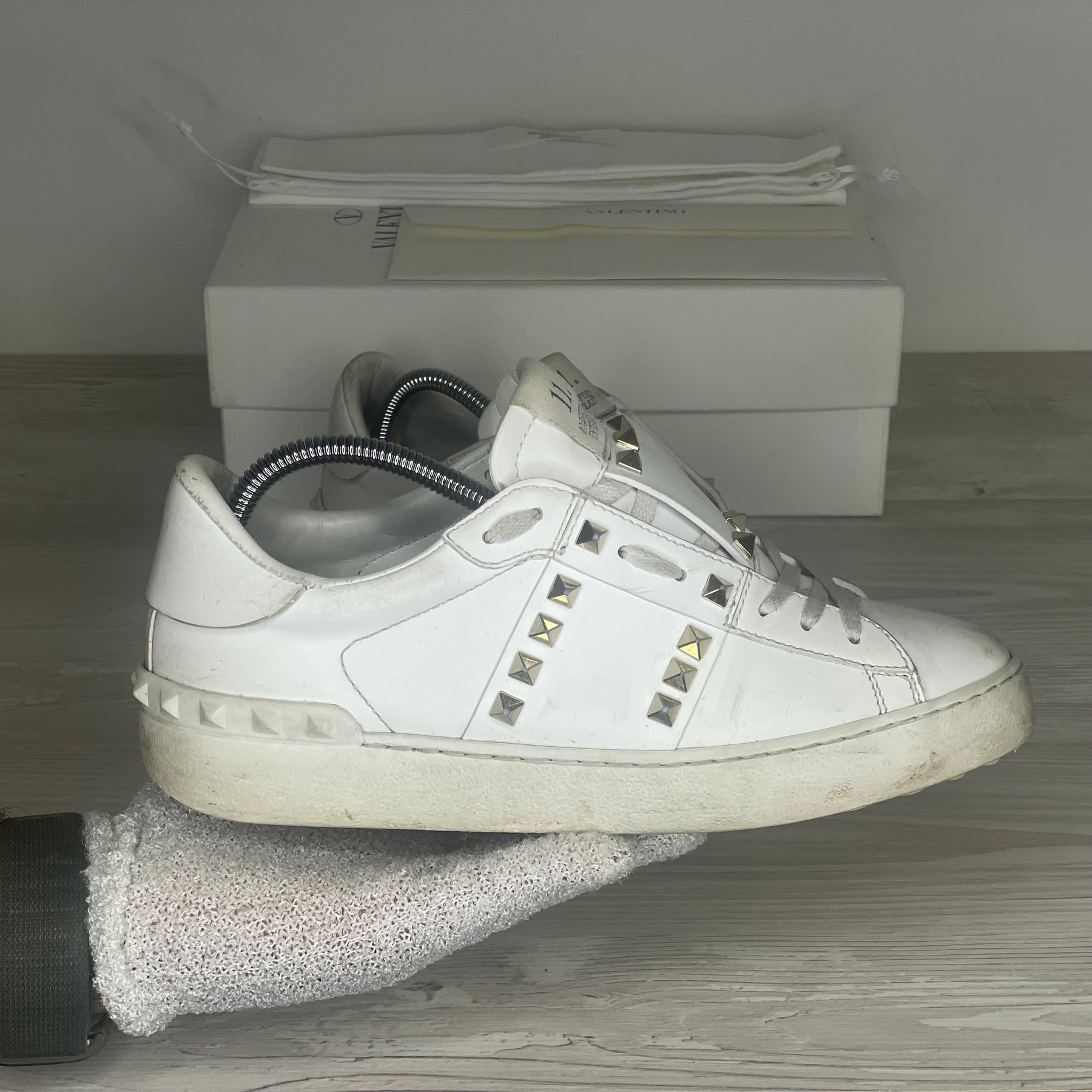 Valentino Sneakers, Dame 'Hvid' Rockstud (38) 🕊️