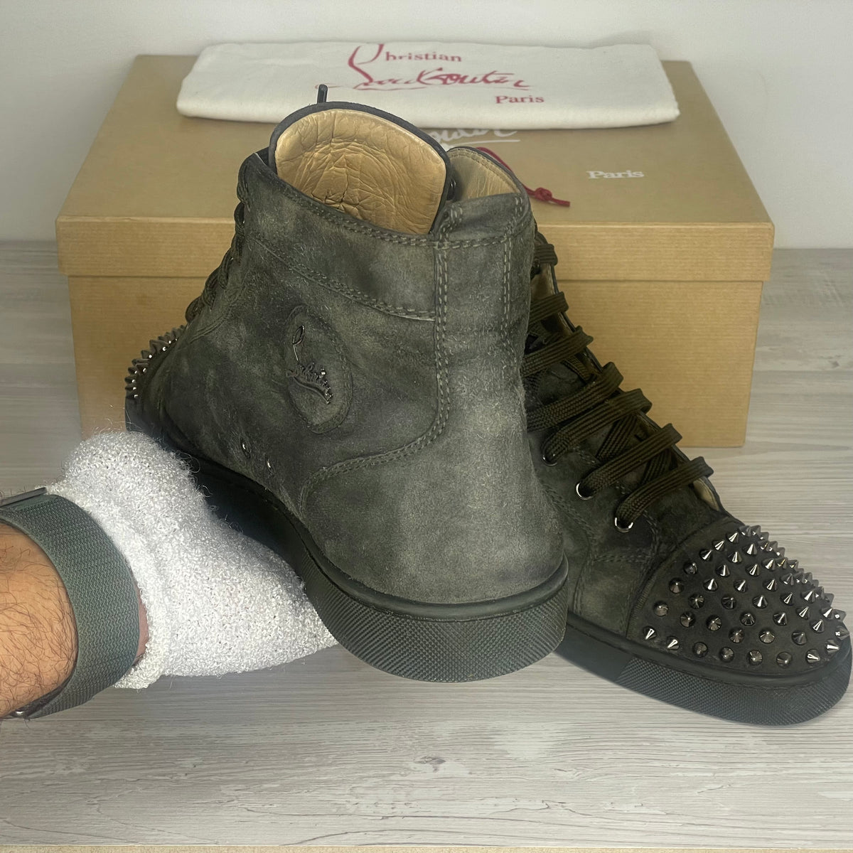 Christian Louboutin Sneakers, Herre 'Grå / Oliven' Tyrol Gun Metal Lou Louis Spikes (44.5) ♟️