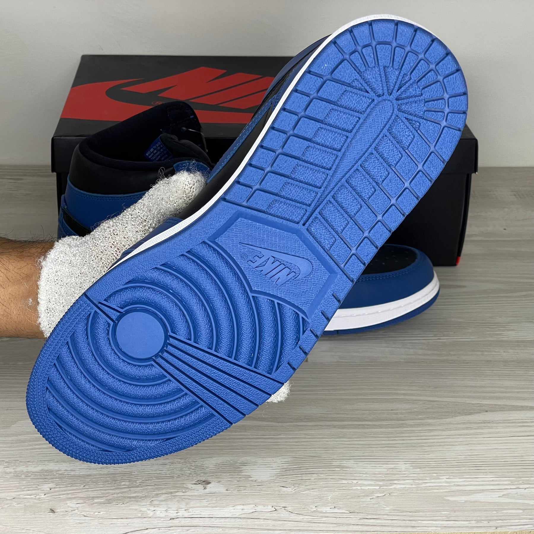 Nike Sneakers, Jordan 1 Retro High OG 'Dark Marina Blue' (47) 🛜