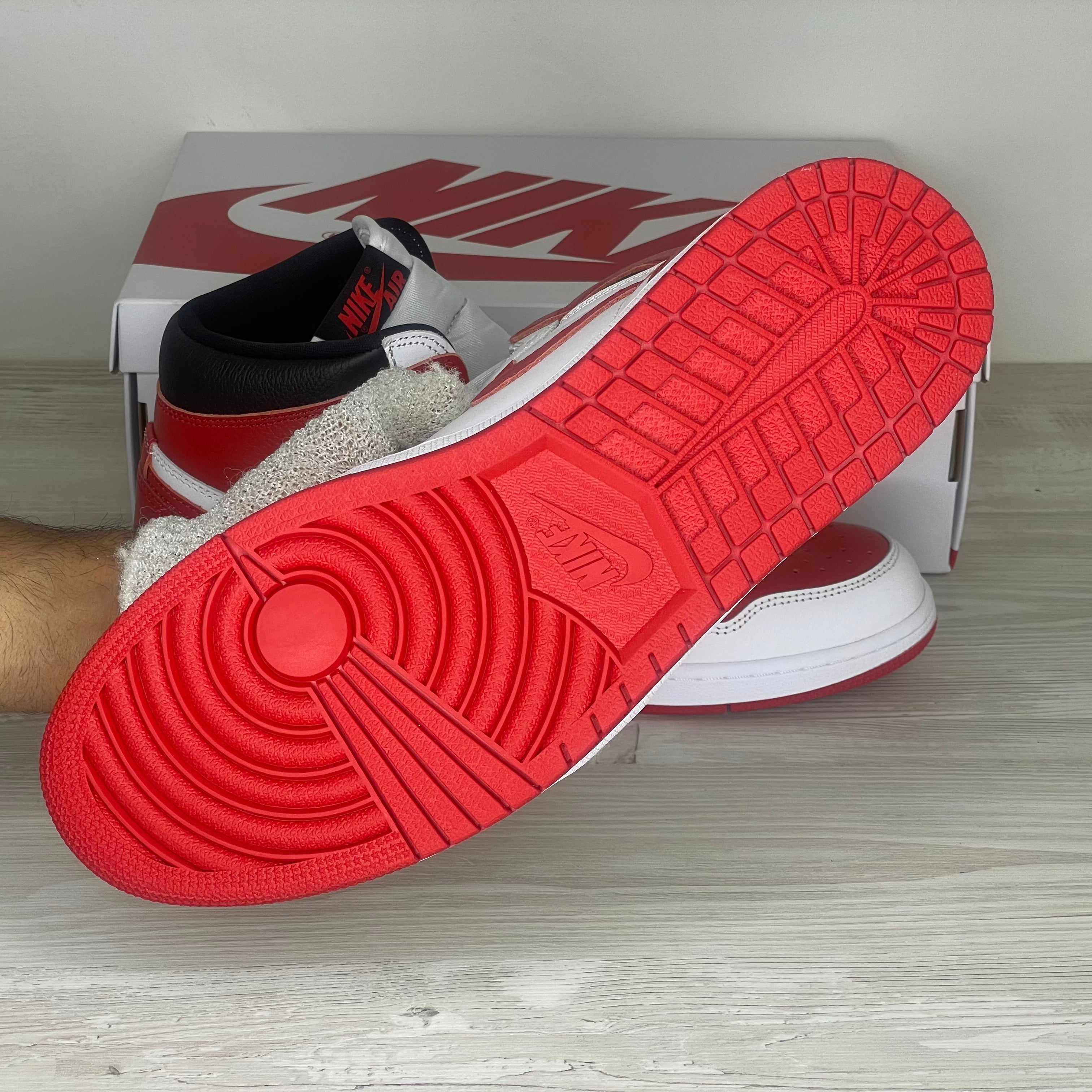 Nike Sneakers, Jordan 1 Retro High OG 'Heritage' (47.5) 🍌