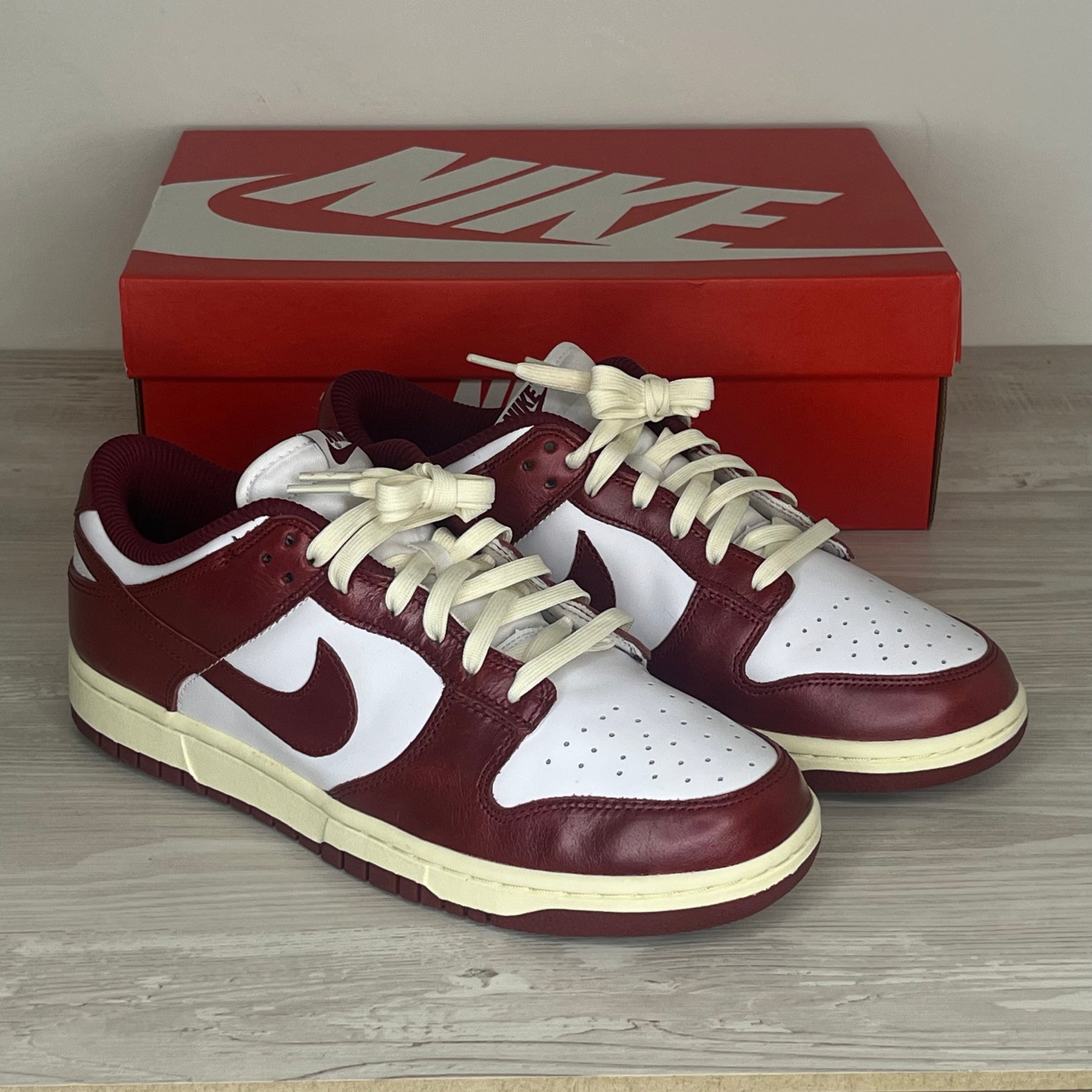 Nike Sneakers, Dunk Low 'PRM' Vintage Team Red (43)