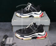 Balenciaga ‘Black&Red’ Tripple S (42) 👹