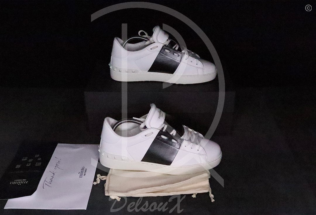 Valentino 'Dark Silver' Open (39) 💫