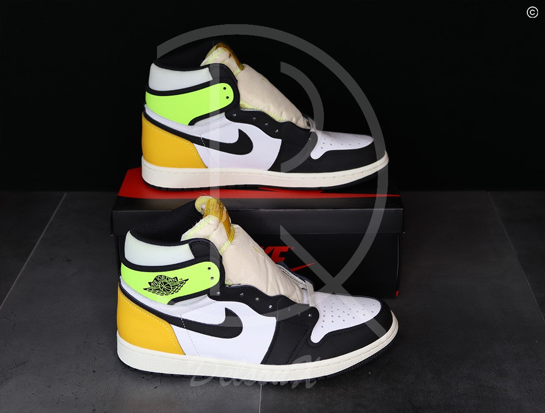 Nike Air Jordan 1 Retro High White Black 'Volt' University Gold (43)  ⚡️