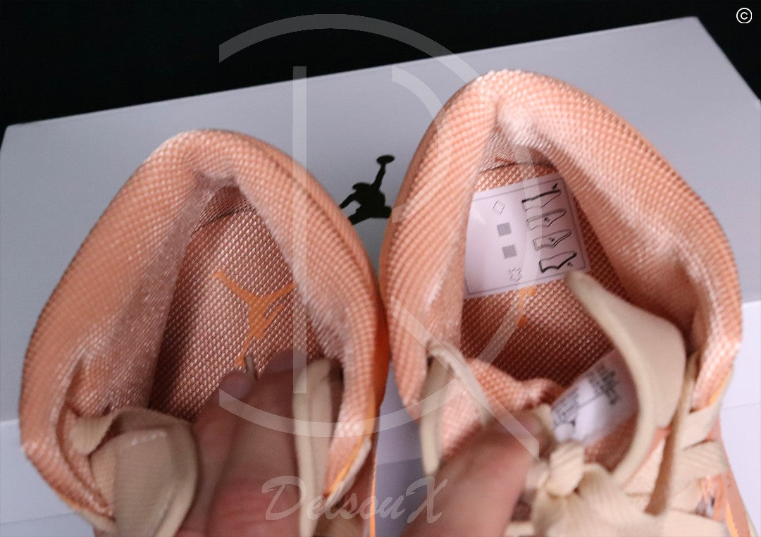 Nike Jordan 1 'Apricot Orange' Mid (W) (43) 🍑
