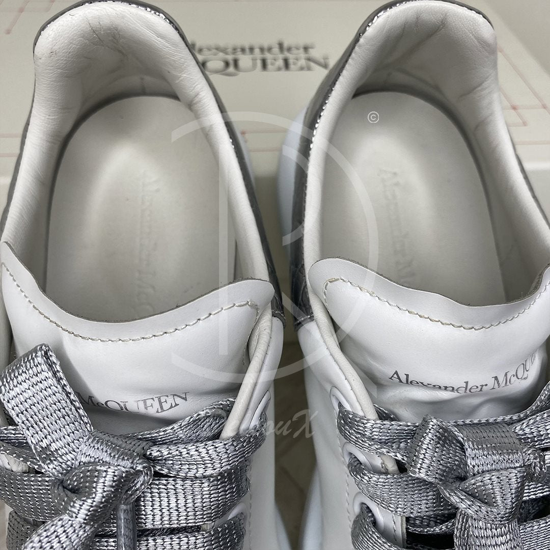 Alexander Mcqueens 'White Leather W. Silver' Oversized (40.5) 🪙