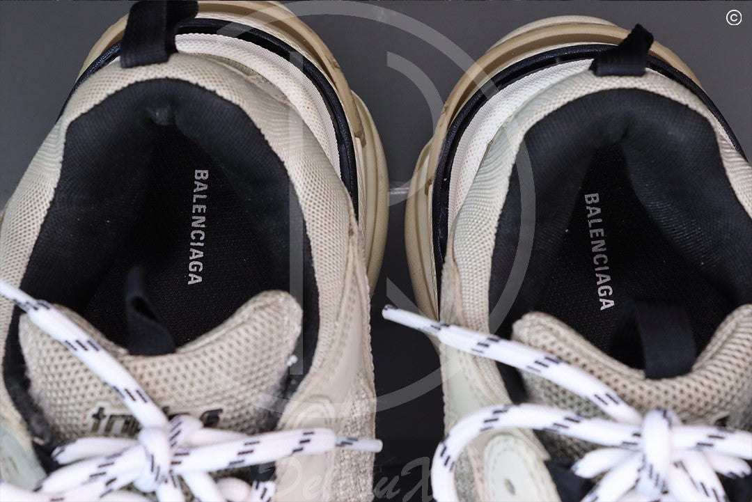 Balenciaga 'Multi Beige' Tripple S (43) 👻