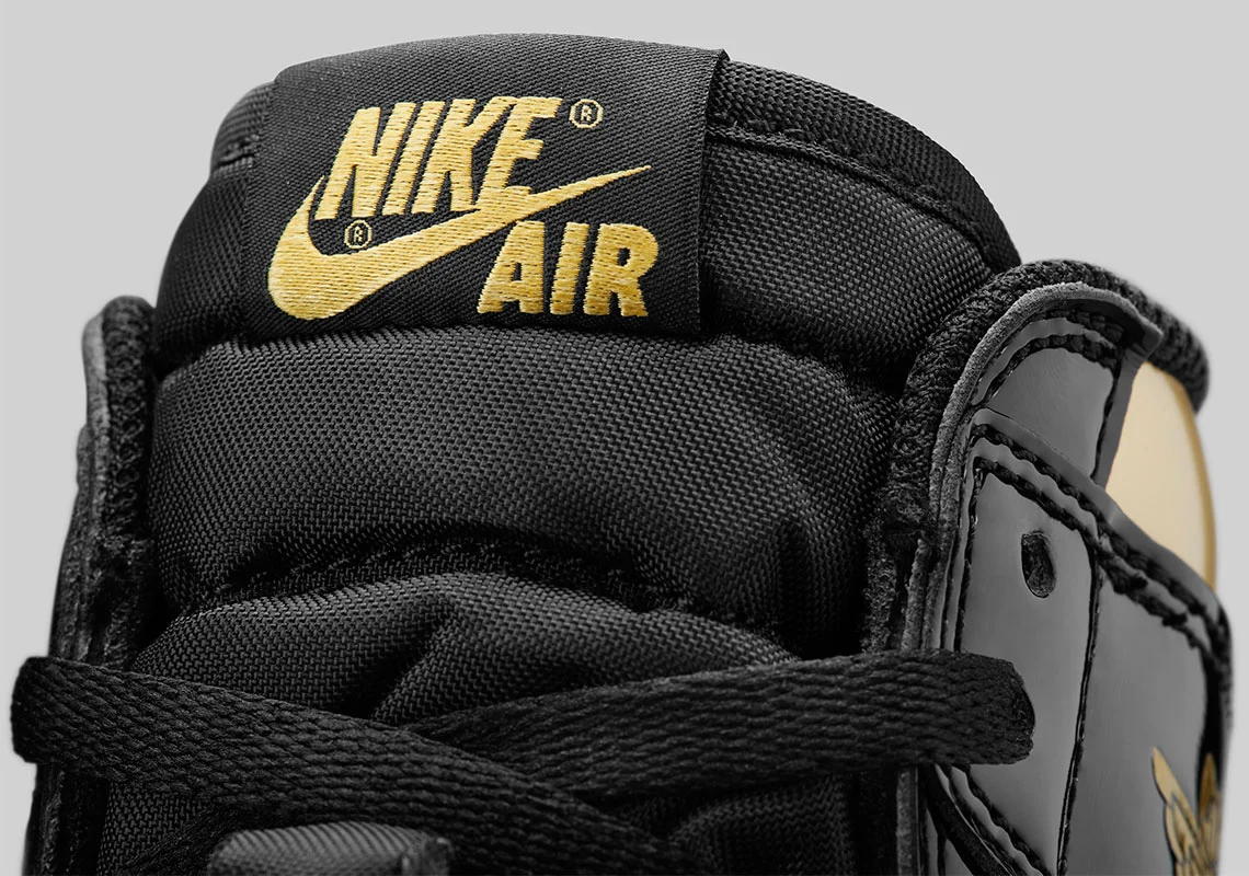 Nike Sneakers, Jordan 1 Retro High ‘Black Metallic Gold’ (2020)