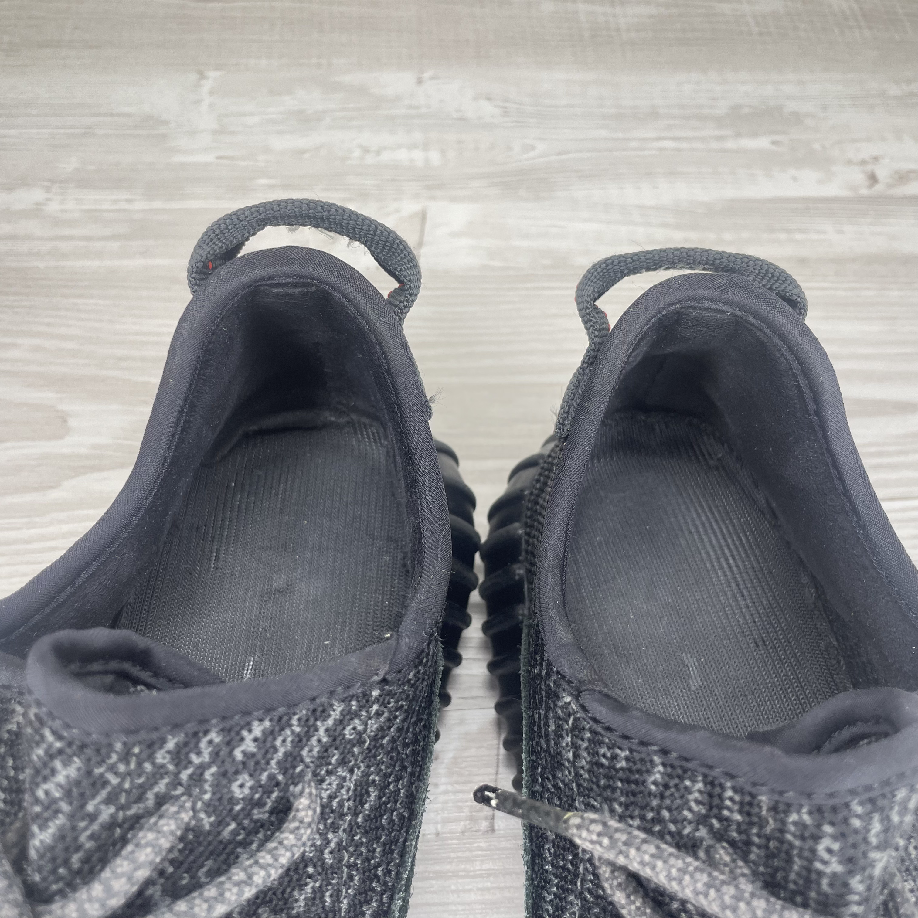 Adidas Yeezy 'Pirate Black' (45 1/3) – DelsouX Universe