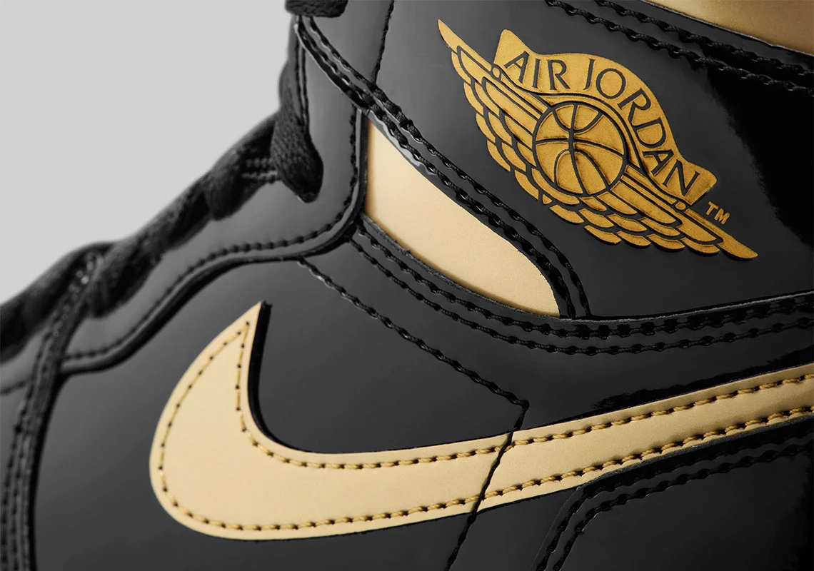 Nike Sneakers, Jordan 1 Retro High ‘Black Metallic Gold’ (2020)