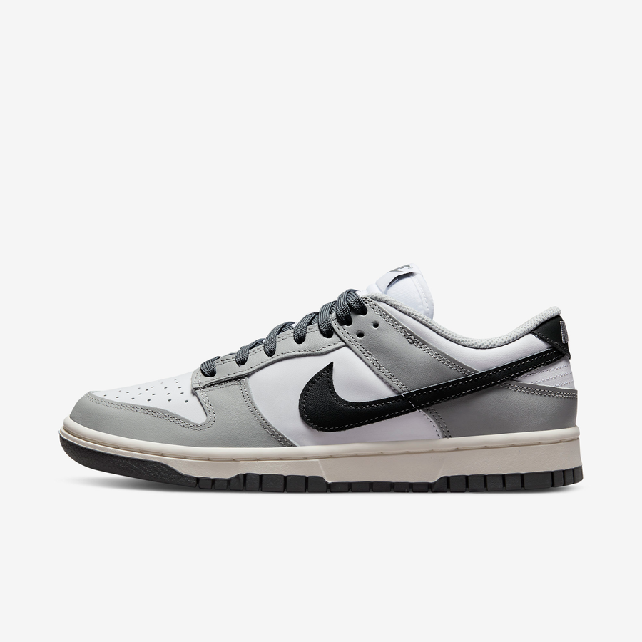 Nike Sneakers, Dunk Low ‘Light Smoke Grey’ (W)