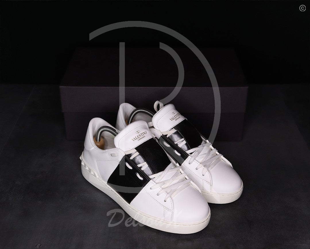 Valentino 'Dark Silver' Open (39) 💫