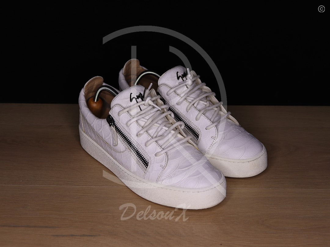 Giuseppe Zanotti 'OFF WHITE' Crocodile Frankie (44) 🐊