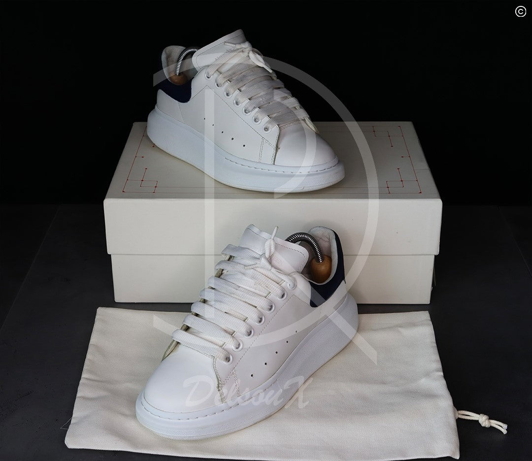(RESERVERET) Alexander McQueens 'White Leather w. Blue Suede' Oversized (40.5) 🦋