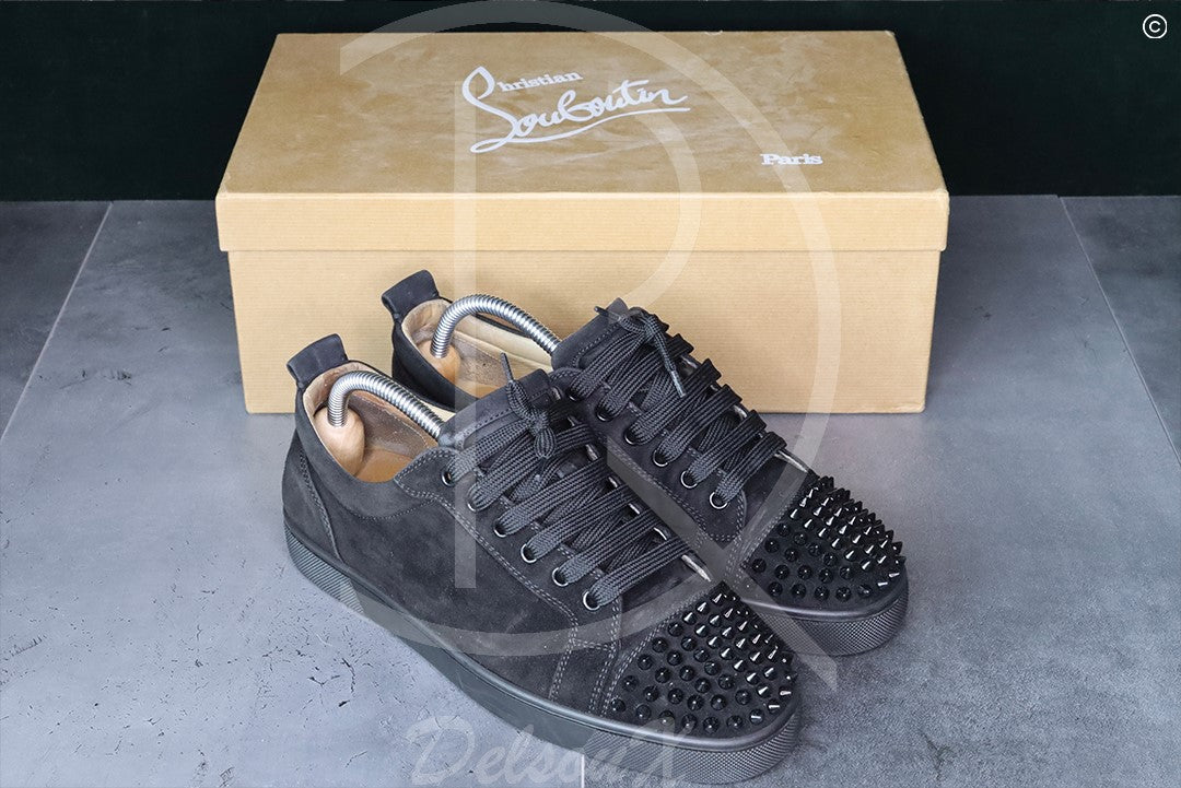 Christian Louboutin 'Black Suede' Junior Spikes (41) 📎
