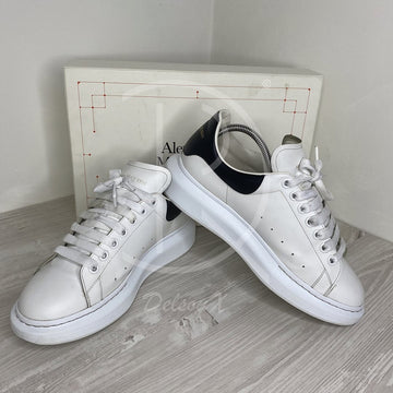Alexander McQueens 'White Leather' Oversized (42) 🥹